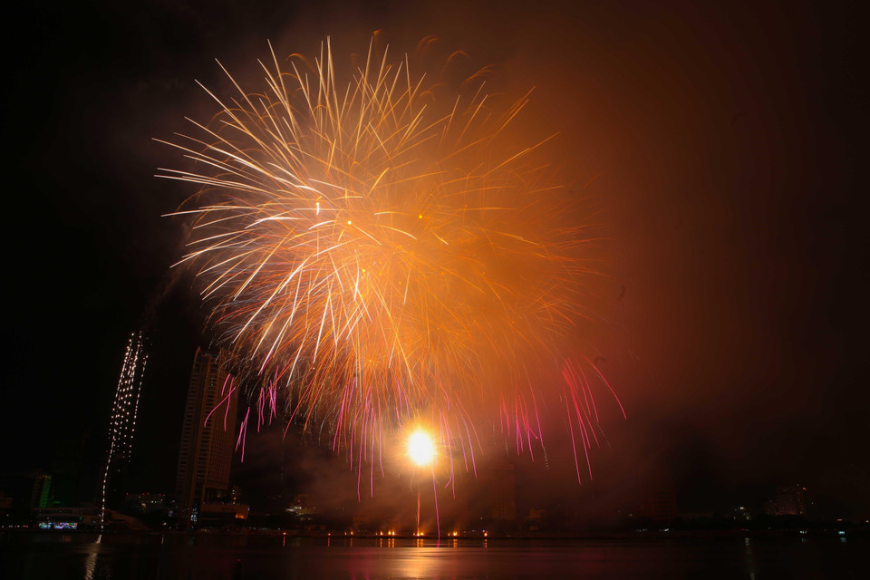 Màn trình diễn pháo hoa của đội Việt Nam. (Ảnh: Trần Lê Lâm/TTXVN)