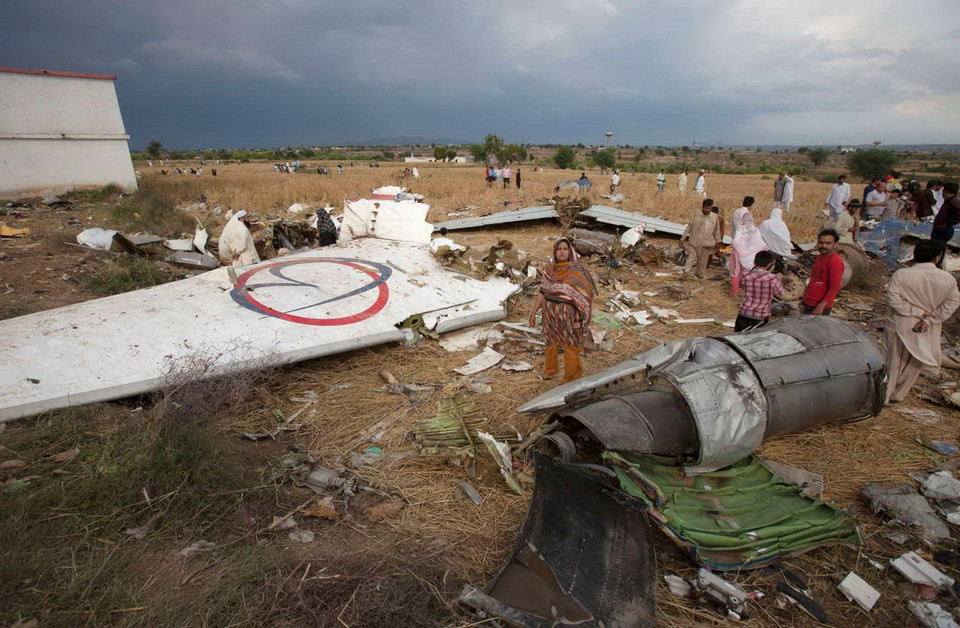 Vụ tai nạn máy bay Boeing 737 có số hiệu B4-213 (20/4/2012) của Bhoja Air tại Islamabad, Pakistan, làm chết 127 người. (Nguồn: Reuters)