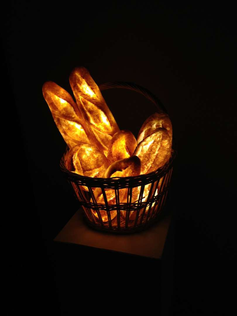 Morita đã làm thử 300 mẫu "đèn bánh mỳ" trước khi cho ra sản phẩm hoàn thiện. (Nguồn: REX)