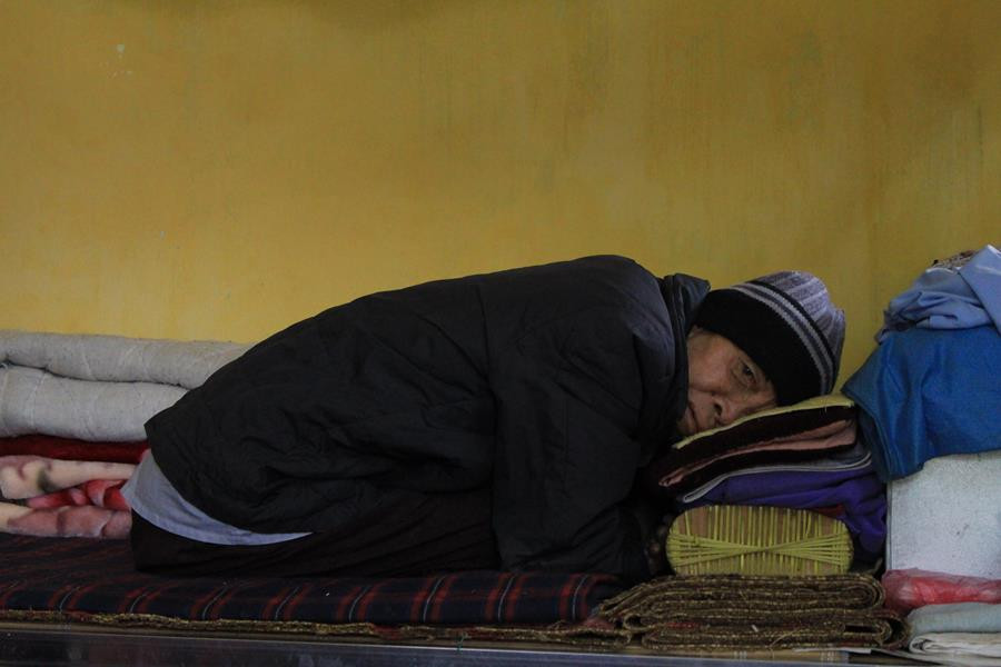 Ông Nguyễn Xuân Phước mắc bệnh từ năm 17 tuổi, ở trong trại phong đã hơn nửa đời người. (Ảnh: Văn Quế/Vietnam+)