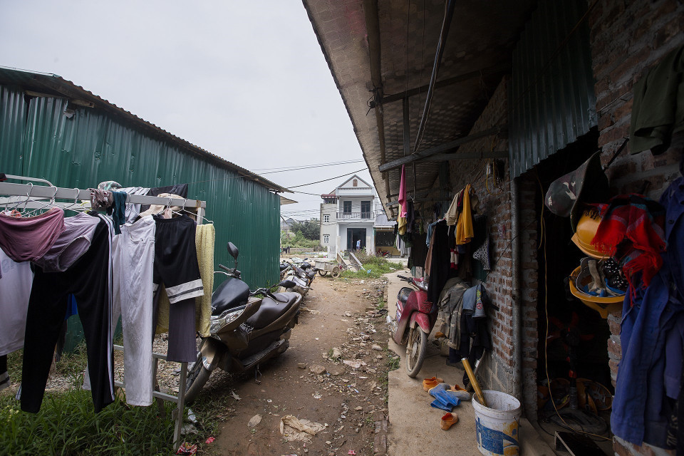 Cảnh nhếch nhác tại khu tái định cư thôn Giếng Xạ (Hòa Bình). (Ảnh: Trọng Đạt/TTXVN)