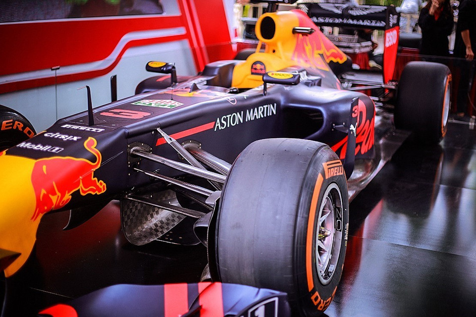 Đây là chiến dịch quảng bá cho sự kiện một phần chặng đua của Giải đua xe công thức 1 (Formula One - F1) sẽ được tổ chức tại Việt Nam vào tháng 4/2020. (Ảnh: Trọng Đạt/TTXVN)