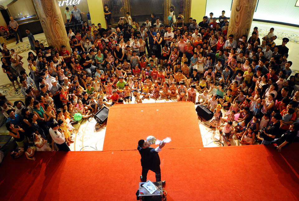 Nay từ đầu mùa Hè, khách sạn Caption Elias đã trở thành nhà tạm cho những người tị nạn trước khi họ tiếp tục hành trình vào châu Âu. (Nguồn: Dailymail)