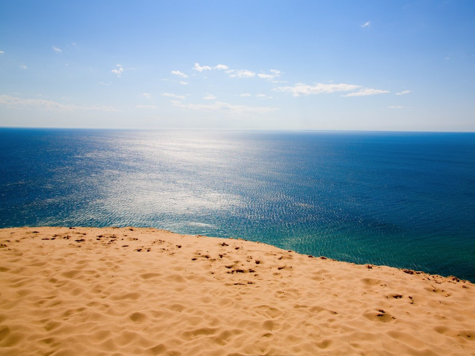 Đụn cát trong hồ Michigan ở Indiana (Nguồn: businessinsider)