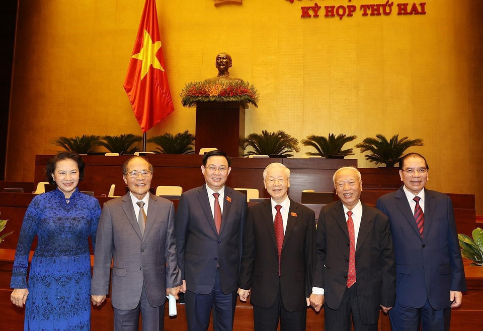 Tổng Bí thư Nguyễn Phú Trọng và các Chủ tịch Quốc hội qua các thời kỳ. (Ảnh: Trí Dũng/TTXVN)