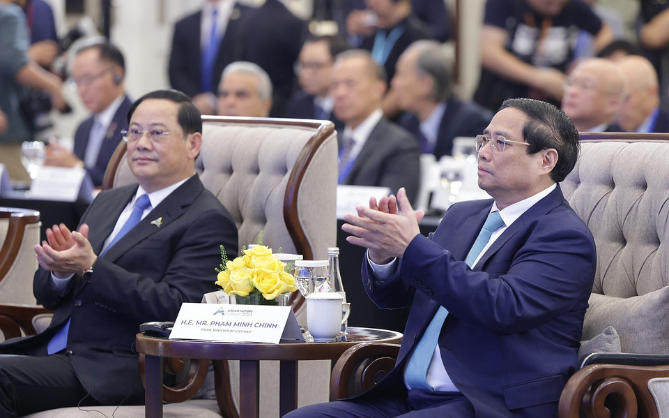 Thủ tướng Phạm Minh Chính và Thủ tướng Lào Sonexay Siphandone tham dự Diễn đàn Tương lai ASEAN 2024. (Ảnh: Dương Giang/TTXVN)