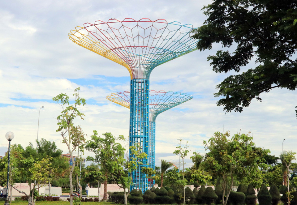 Công trình vòi phun nước, với tổng mức đầu tư gần 3 tỷ đồng, sẽ điểm nhấn cho phát triển du lịch của thành phố Phan Rang-Tháp Chàm. (Ảnh: Công Thử/TTXVN)