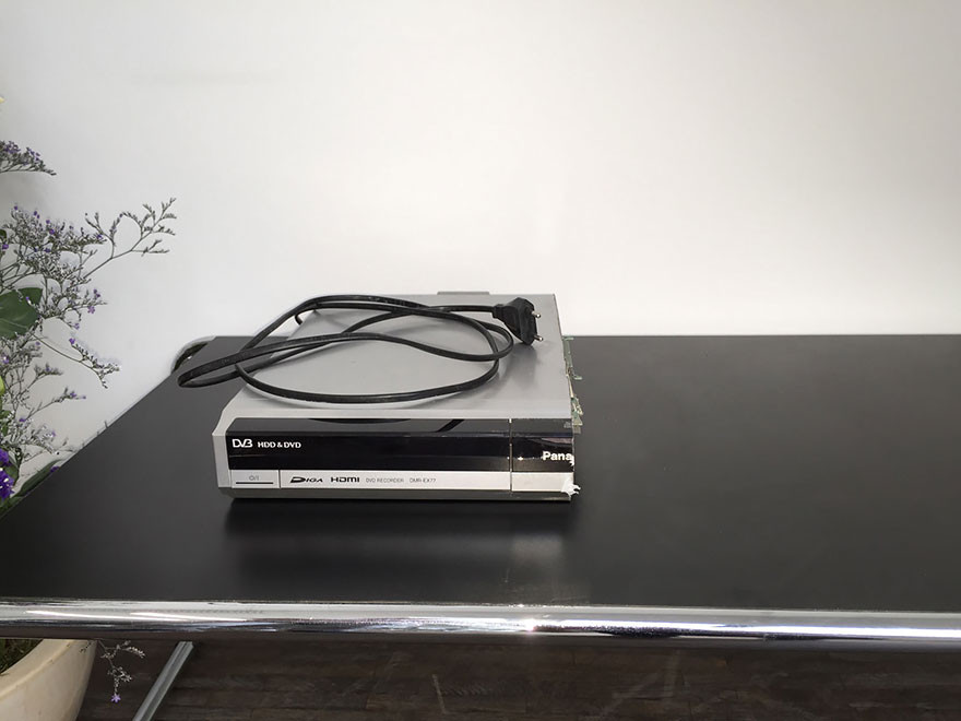 Đoạn băng kết thúc kèm theo dòng nhắn nhủ: 'Gửi lời chào tới người kế nhiệm của tôi.'