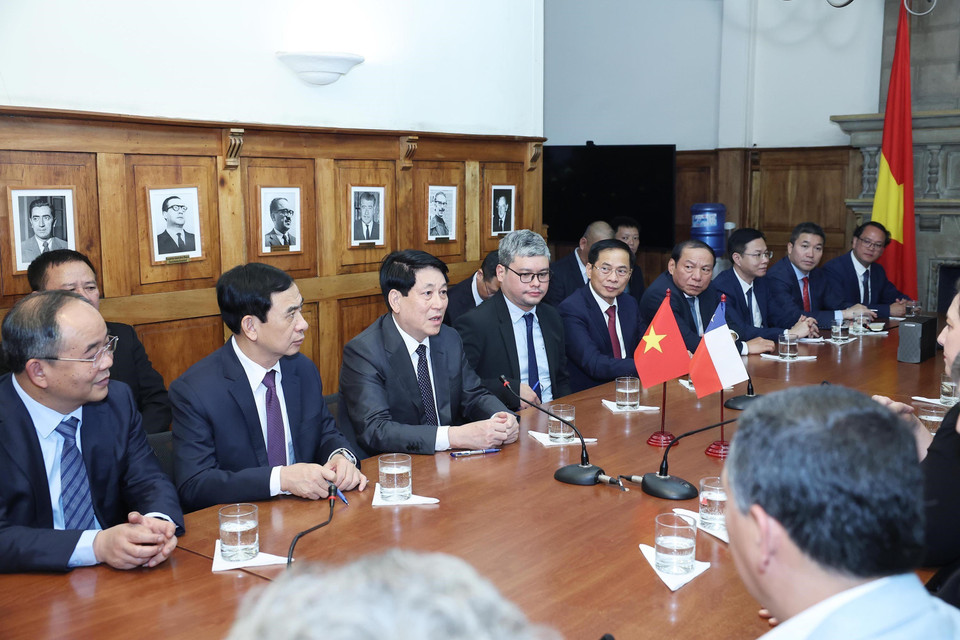 Chủ tịch nước Lương Cường phát biểu tại cuộc gặp Chủ tịch Đảng Xã hội Chile Paulina Vodanovic. (Ảnh: Lâm Khánh/TTXVN)