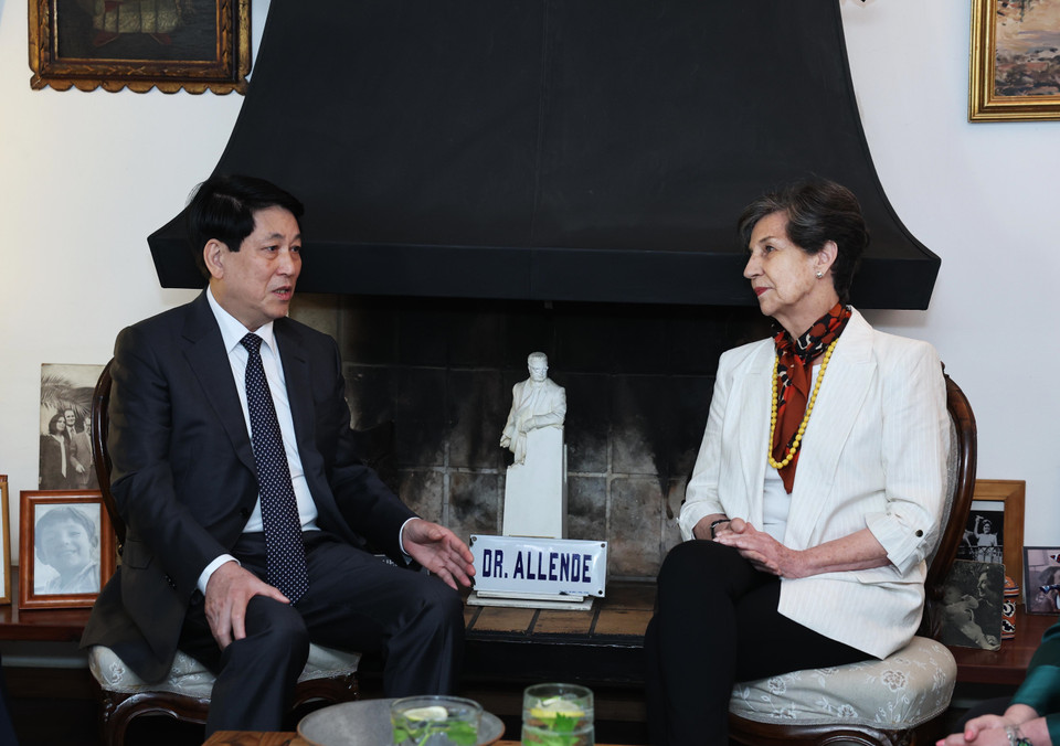 Chủ tịch nước Lương Cường gặp Thượng nghị sỹ Isabel Allende, con gái cố Tổng thống Chile Salvador Allende. (Ảnh: Lâm Khánh/TTXVN)