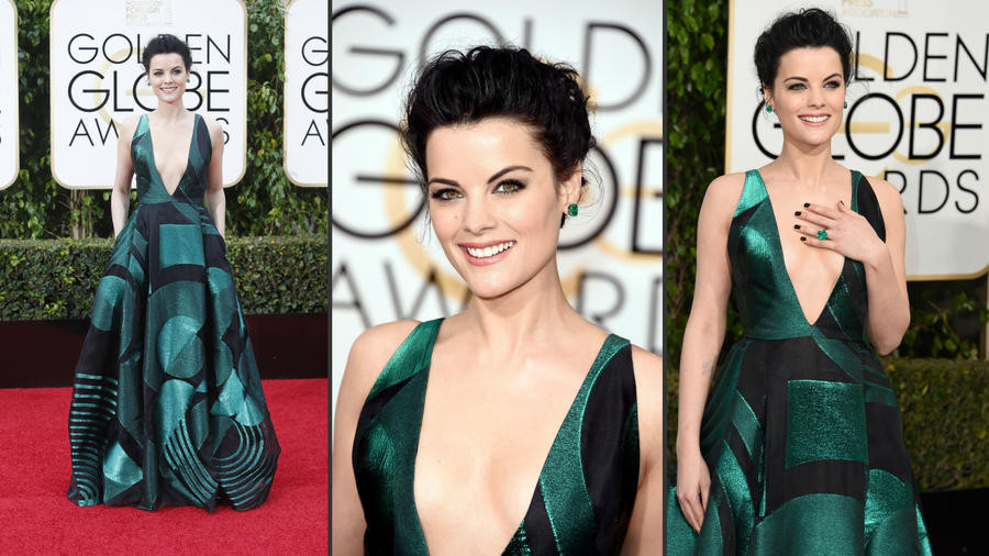 Jaimie Alexander là một trong những mỹ nhân nổi bật trên thảm đỏ nhờ chiếc váy xanh đậm, cổ khoét sâu đầy quyến rũ. (Nguồn: latimes.com)