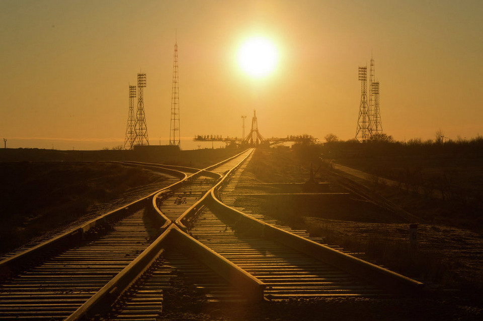 Toàn cảnh sân bay vũ trụ Baikonur, tên lửa Soyuz-FG cùng với tàu vũ trụ Soyuz TMA-16M đã sẵn sàng khởi động. (Nguồn: Sputniknews)