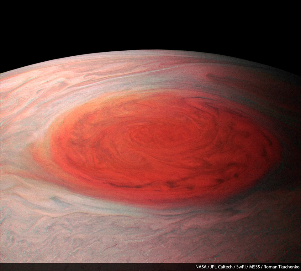 Các chuyên gia NASA cho rằng đây là cơ hội đầu tiên để quan sát thật sự gần cơn bão khổng lồ được cho là đã tồn tại hơn 350 năm qua. 