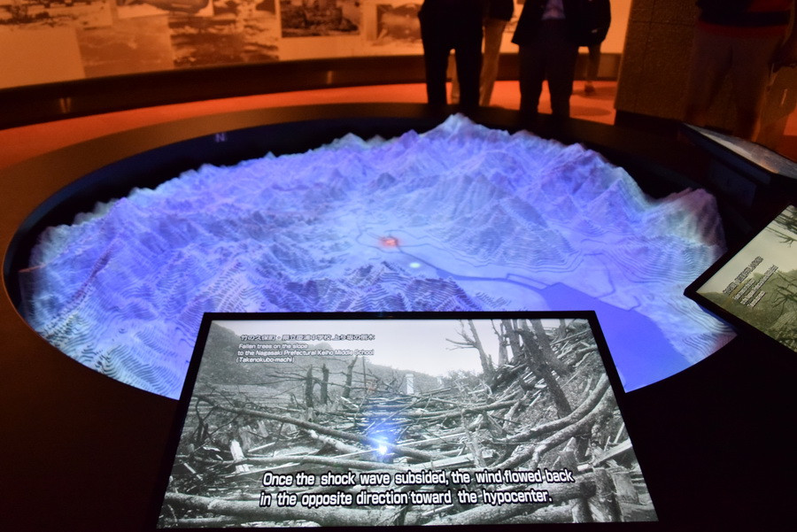 Mô hình 3D tái hiện lại thời điểm Nagasaki bị ném bom nguyên tử. (Ảnh: Cẩm Tuyến/Vietnam+)