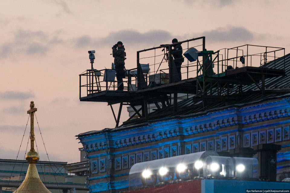 “Có thể bạn không biết họ ở đâu, nhưng họ có thể biết rõ nét mặt bạn”. (Nguồn: Ilya Varlamov)