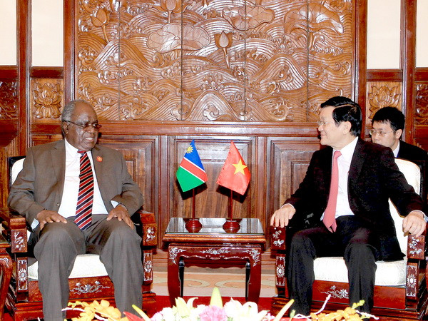 Chủ tịch nước Trương Tấn Sang tiếp Tổng thống Hifikepunye Pohamba. (Ảnh: Nguyễn Khang/TTXVN)