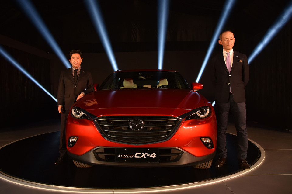 Mặt trước của CX-4.