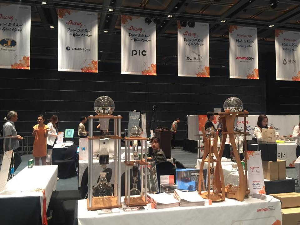 Tại sự kiện, 100 công ty Hàn Quốc được phân chia theo các lĩnh vực: công nghệ/công nghệ thông tin, thực phẩm, thời trang, làm đẹp, đời sống và khởi nghiệp.