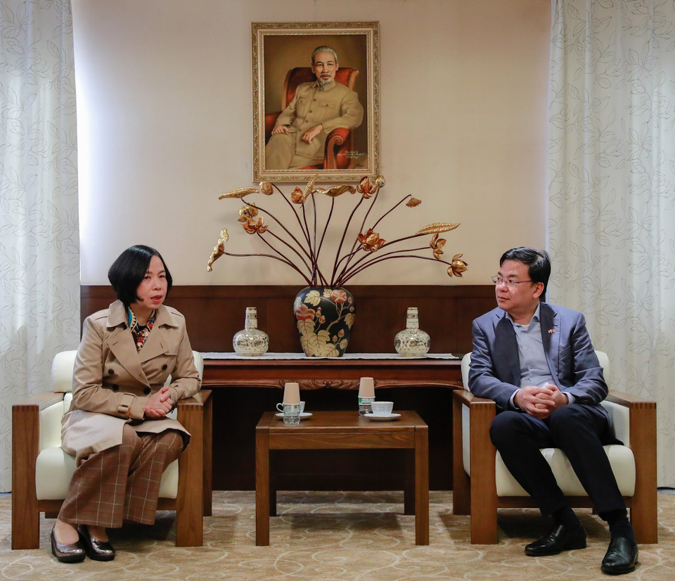 Tổng Giám đốc TTXVN Vũ Việt Trang và Đại sứ Việt Nam tại Nhật Bản Phạm Quang Hiệu. (Ảnh/Ngọc Tuân/TTXVN)