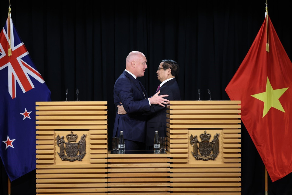 Sau hội đàm, sáng 11/3/2024, tại Thủ đô Wellington, Thủ tướng Phạm Minh Chính và Thủ tướng New Zealand Christopher Luxon gặp gỡ báo chí. (Ảnh: Dương Giang/TTXVN)