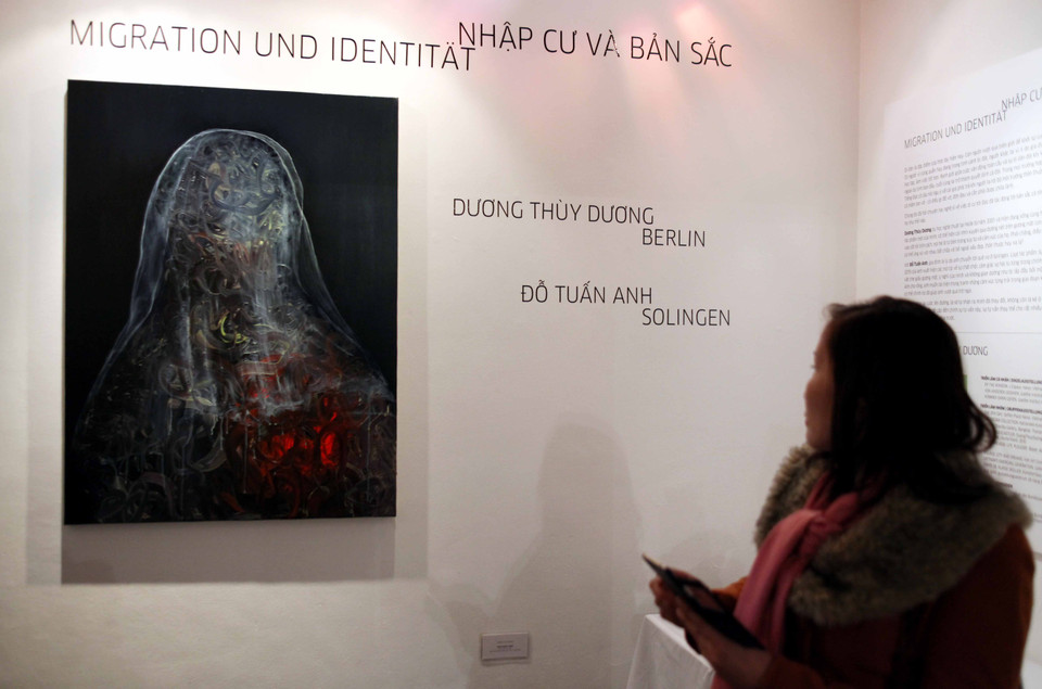 Buổi triển lãm đã diễn ra vào tối 26/2 tại Viện Goethe Việt Nam (Nguyễn Thái Học, Hà Nội). (Ảnh: Doãn Đức/Vietnam+)