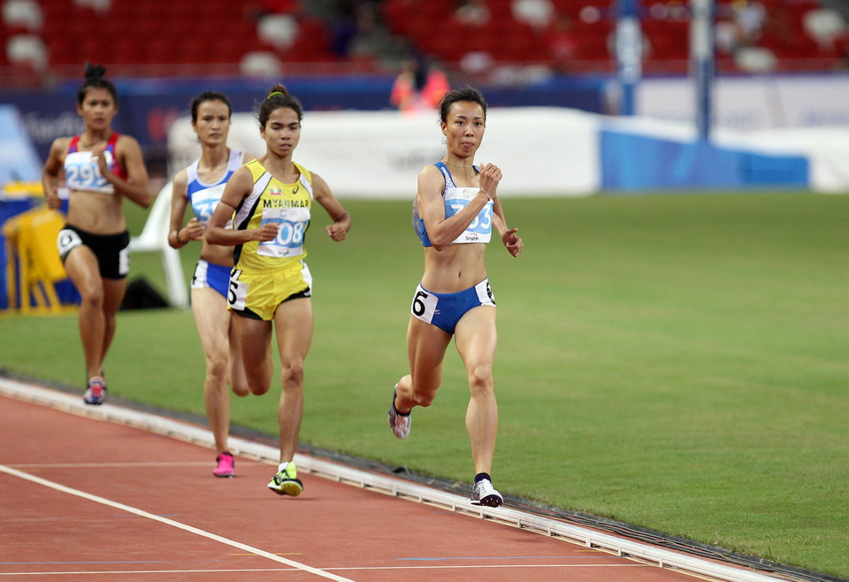 Vận động viên Đỗ Thị Thảo (số 333) bứt phá về đích. (Ảnh: Quốc Khánh/TTXVN)