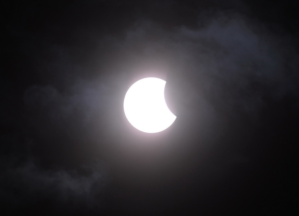 Nhật thực một phần tại Manila, Philippines ngày 9/3. (Nguồn: AFP/TTXVN)