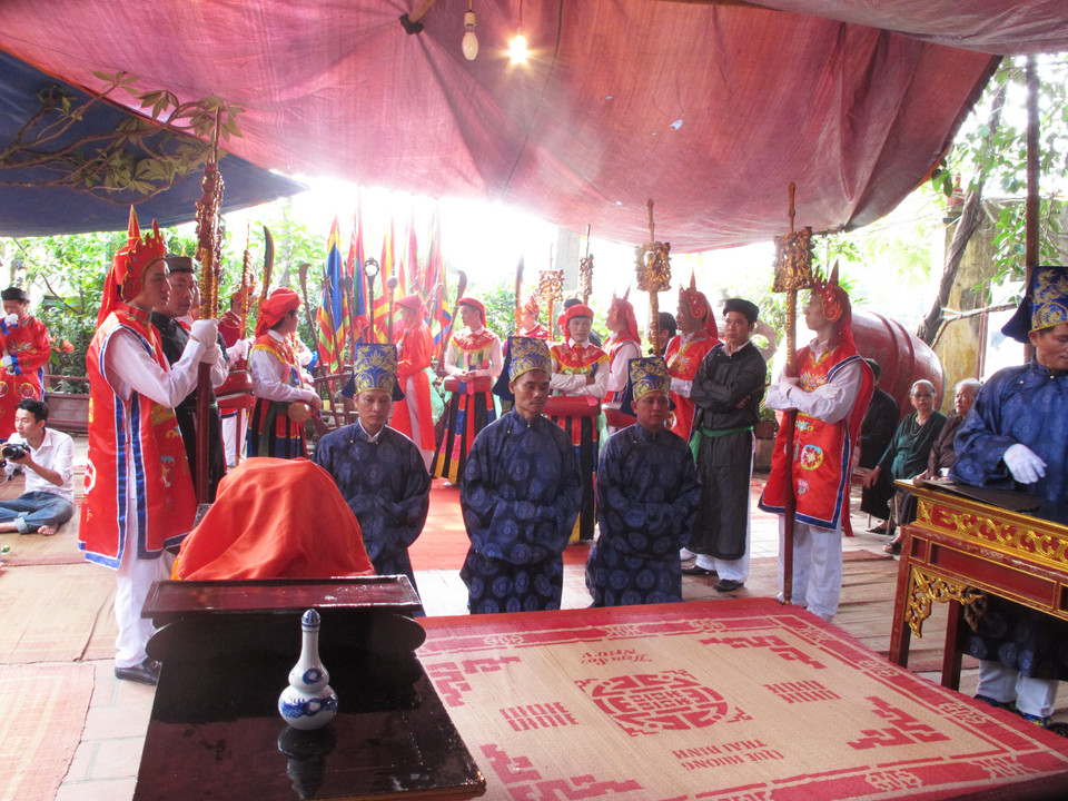 Ngày 2/10 (20/8 âm lịch) tại làng ​Triều Khúc, Hà Nội, người dân nơi đây đã tổ lễ giỗ Đức Thánh Trần Hưng Đạo với nhiều hoạt động ý nghĩa. (Ảnh: Tiến Đạt/Vietnam+) 