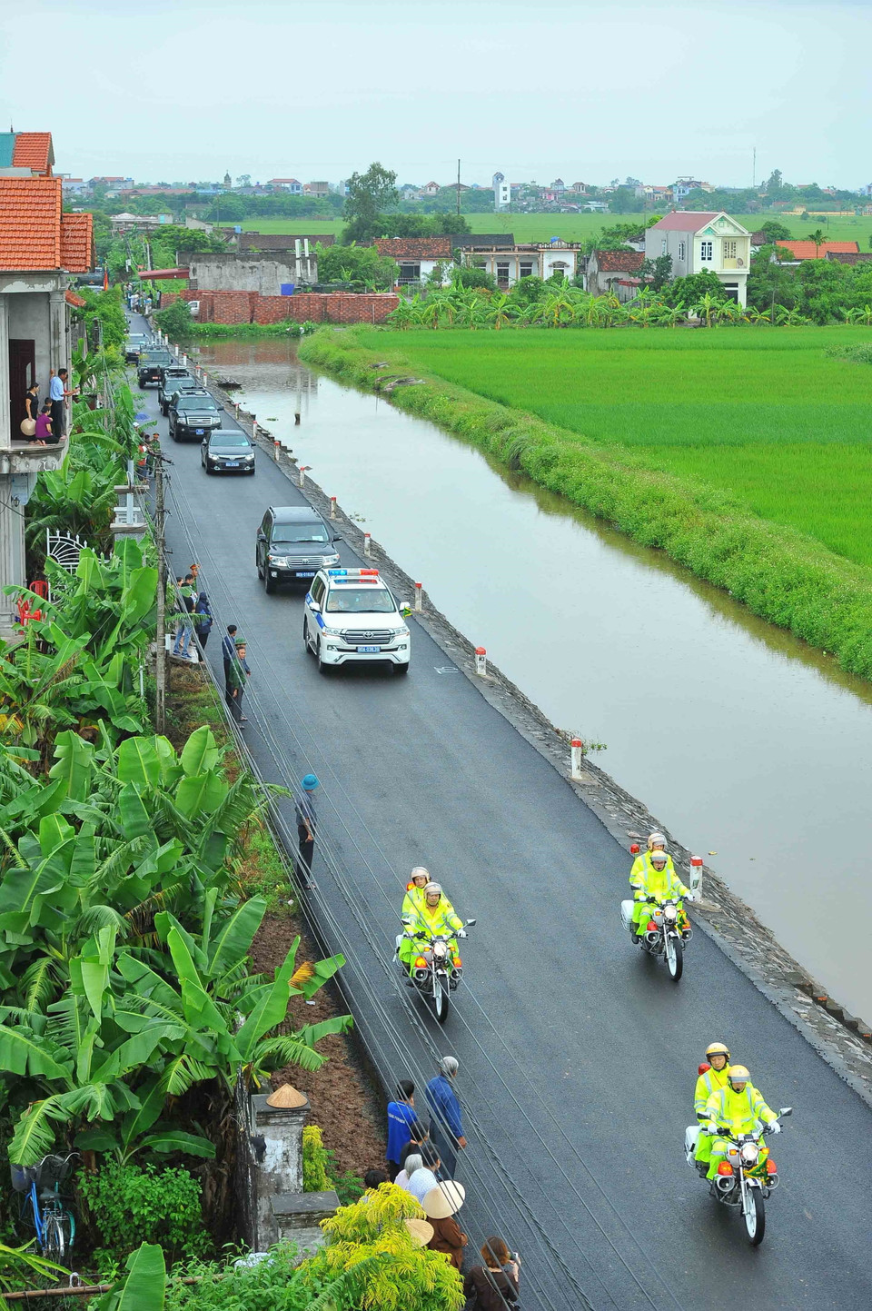 Chiều 27/9, linh cữu Chủ tịch nước Trần Đại Quang đã được đưa về nơi yên nghỉ cuối cùng tại quê hương ông - xã Quang Thiện, huyện Kim Sơn, tỉnh Ninh Bình. (Nguồn: TTXVN) 