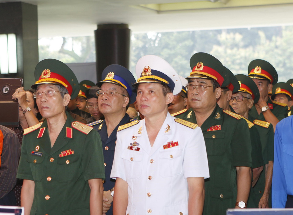 Cán bộ, chiến sỹ lực lượng vũ trang khu vực phía Nam dự Lễ truy điệu Chủ tịch nước Trần Đại Quang tại Thành phố Hồ Chí Minh. (Ảnh:Hoàng Hải/TTXVN)