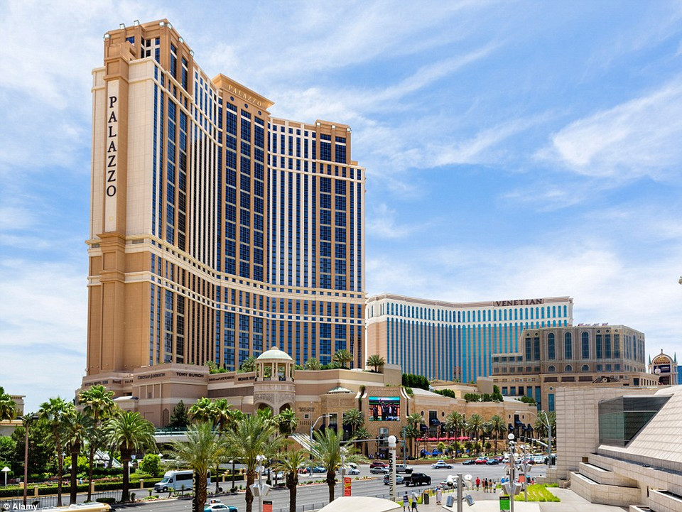 Tòa nhà Palazzo ở Las Vegas hiện đang là khách sạn lớn nhất ở thế giới với 36 tầng, 4.049 phòng hạng sang và 4.059 phòng thường. (Nguồn: Dailymail)