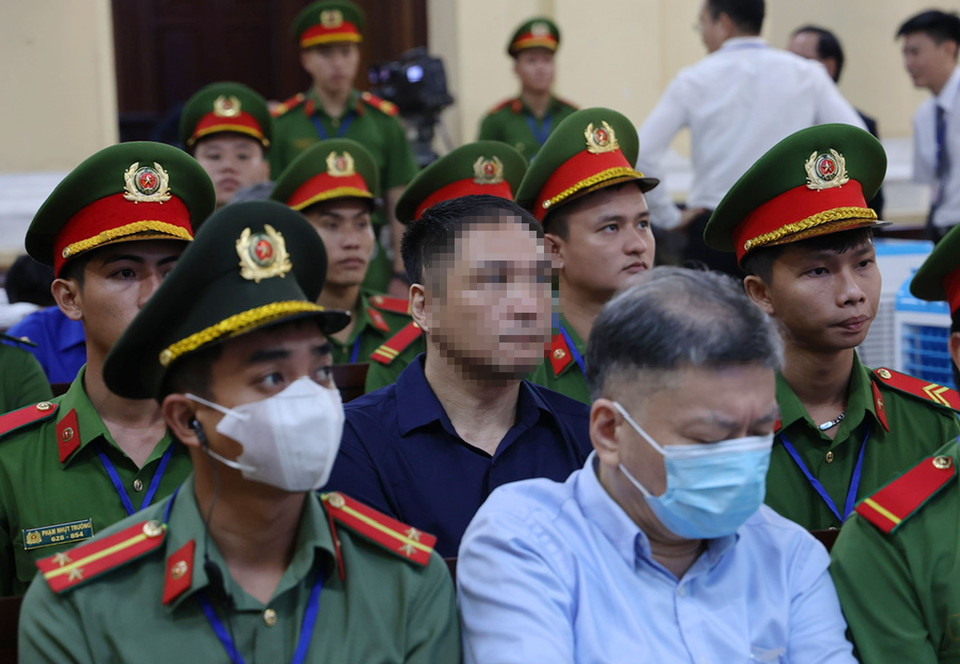 Các bị cáo tại phiên tòa xét xử sơ thẩm vụ án Vạn Thịnh Phát giai đoạn 2 trong sáng 19/9/2024. (Ảnh: Thanh Vũ/TTXVN)