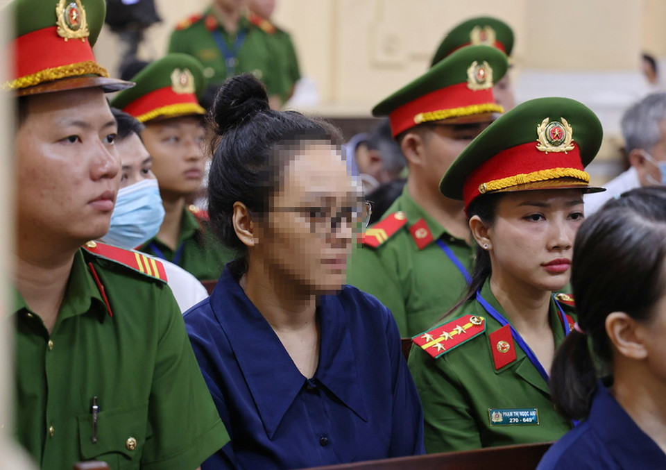 Bị cáo Trương Huệ Vân tại phiên tòa xét xử sơ thẩm vụ án Vạn Thịnh Phát giai đoạn 2 trong sáng 19/9/2024. (Ảnh: Thanh Vũ/TTXVN)