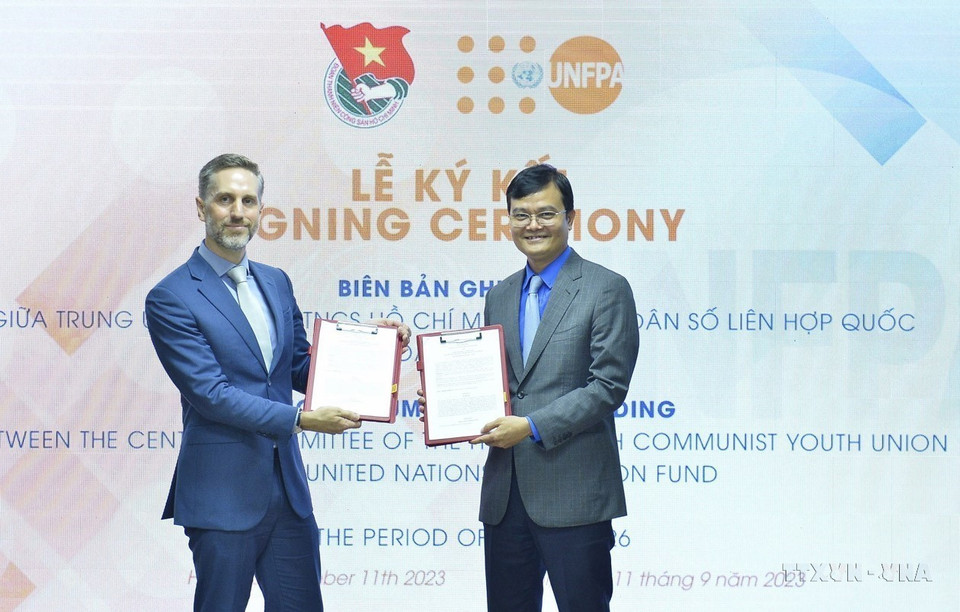 Lễ ký Biên bản ghi nhớ giữa Trung ương Đoàn Thanh niên Cộng sản Hồ Chí Minh và Quỹ Dân số Liên hợp quốc tại Việt Nam (UNFPA) giai đoạn 2023-2026. (Ảnh: Minh Đức/TTXVN)