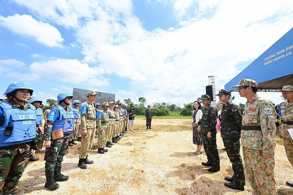 Sáng 20/9/2023, tại Trung tâm huấn luyện quốc gia 4, Bộ Quốc phòng Việt Nam phối hợp với Bộ Quốc phòng Nhật Bản tổ chức diễn tập đánh giá năng lực của quân nhân Gìn giữ hòa bình Liên Hợp quốc. (Ảnh: TTXVN phát)