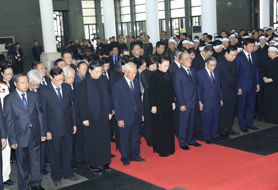 Đoàn Quốc hội nước Cộng hòa Xã hội Chủ nghĩa Việt Nam, do đồng chí Nguyễn Thị Kim Ngân, Ủy viên Bộ Chính trị, Chủ tịch Quốc hội làm Trưởng đoàn, viếng Chủ tịch nước Trần Đại Quang. (Ảnh: Nhan Sáng/TTXVN)