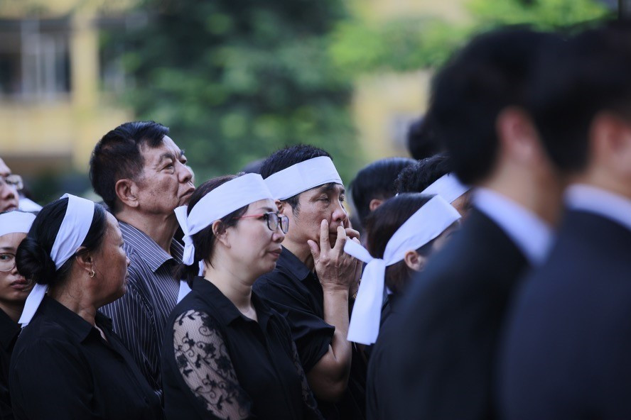 Xếp hàng chờ vào viếng Chủ tịch nước Trần Đại Quang. (Ảnh: TTXVN)