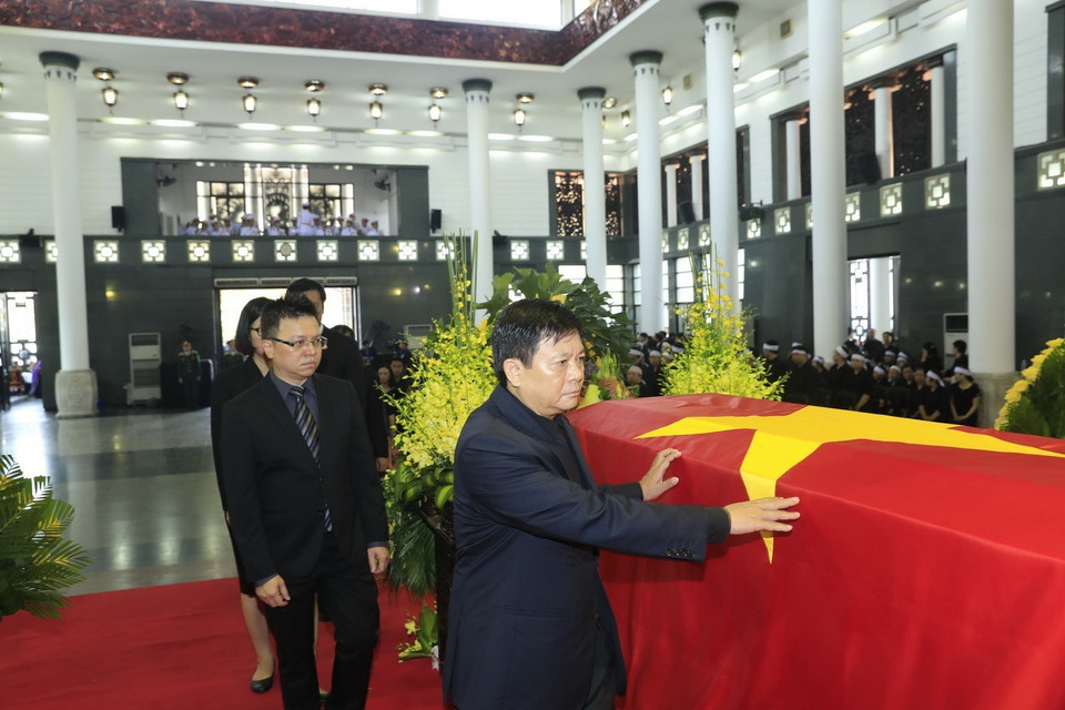 Đoàn Thông tấn xã Việt Nam, do đồng chí Nguyễn Đức Lợi, Ủy viên Trung ương Đảng, Tổng Giám đốc, làm Trưởng đoàn, viếng Chủ tịch nước Trần Đại Quang. (Nguồn: TTXVN)