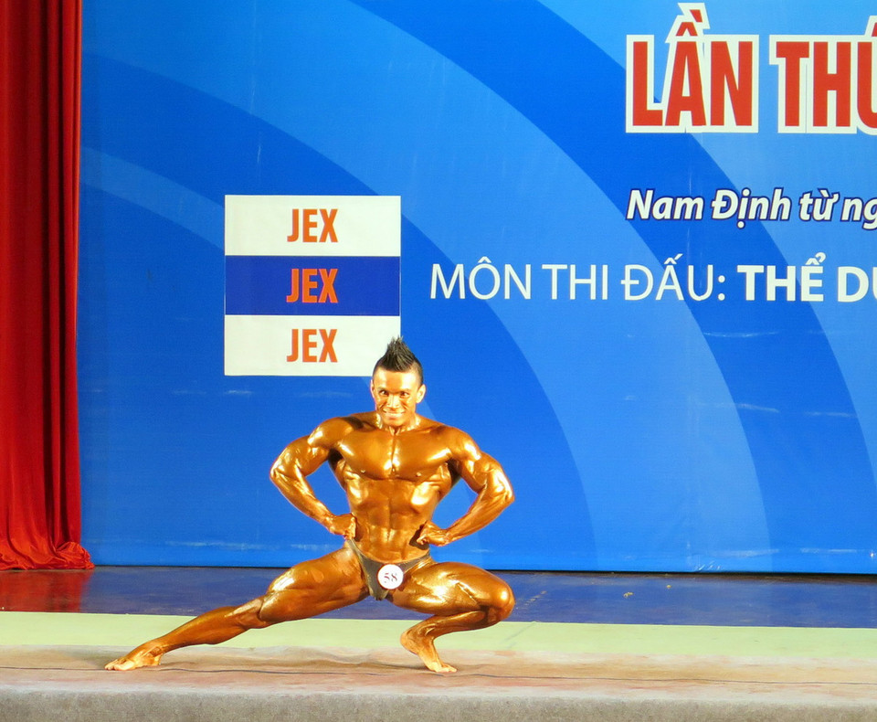 Phần thi Thể dục thể hình đơn nam của vận động viên Trần Hữu Thuận (Bình Dương) ở hạng cân 85kg.