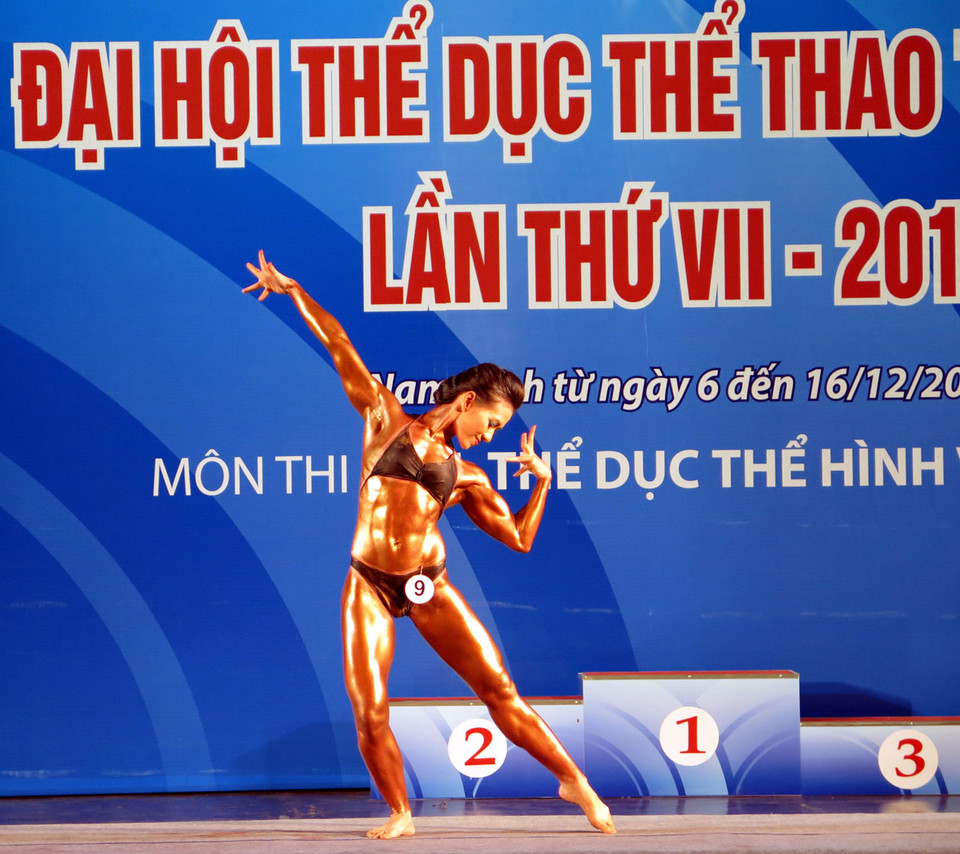 Vận động viên Lâm Ngọc Lan Phương đoàn TP. Hồ Chí Minh thi đấu ở hạng cân 49kg.