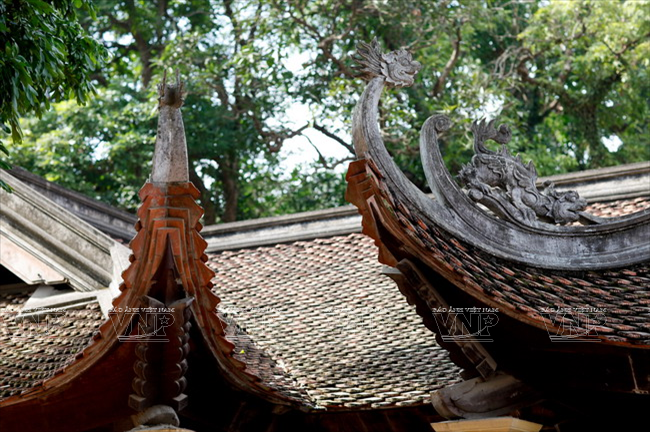 Một góc mái đình phía Tây đình Vác. (Ảnh: Việt Cường - Báo ảnh Việt Nam)