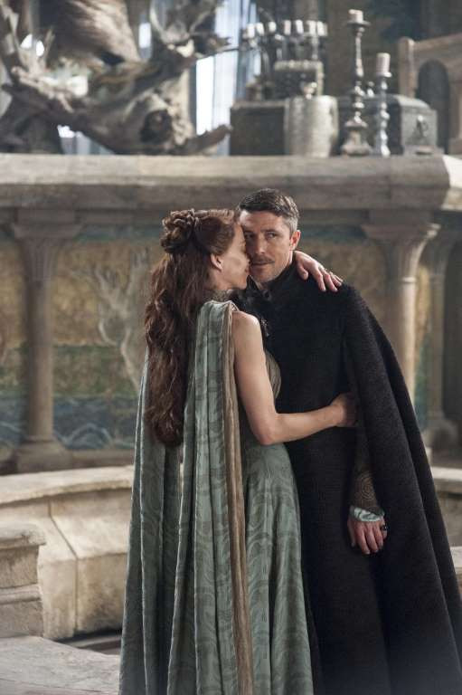 Lysa Arryn đã bị người chồng Petyr Baelish đẩy xuống vực. (Nguồn: Rex)