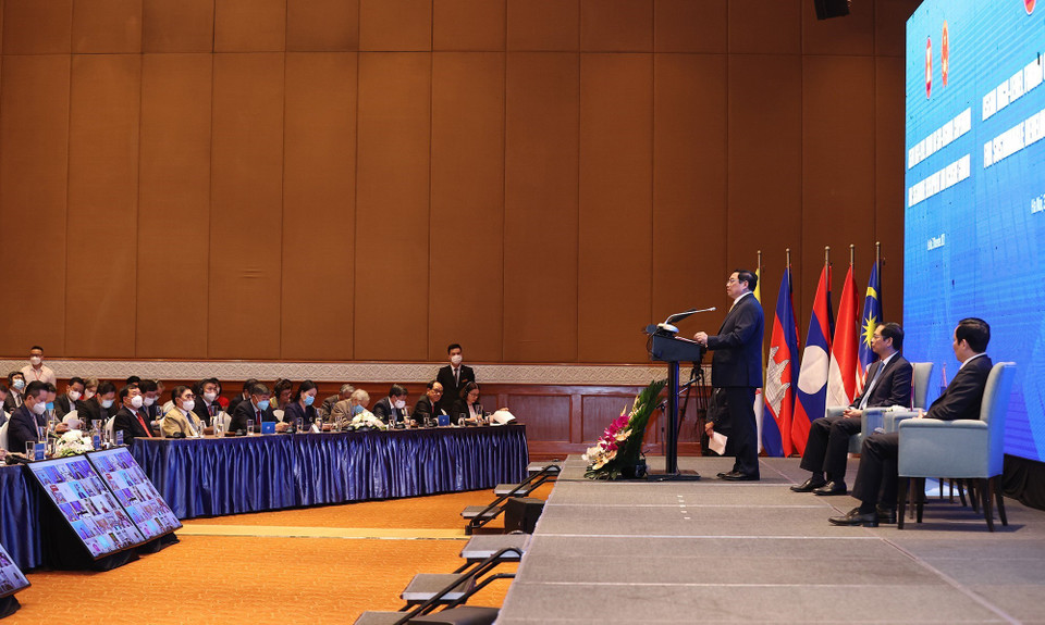 Thủ tướng Phạm Minh Chính phát biểu tại phiên "Thúc đẩy hợp tác tiểu vùng trong ASEAN hướng tới phục hồi." (Ảnh: Dương Giang/TTXVN)