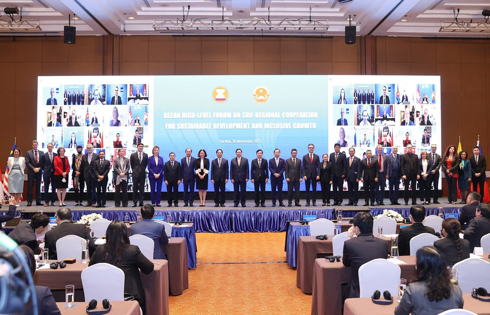 Thủ tướng Phạm Minh Chính với các đại biểu dự phiên khai mạc. (Ảnh: Dương Giang/TTXVN)