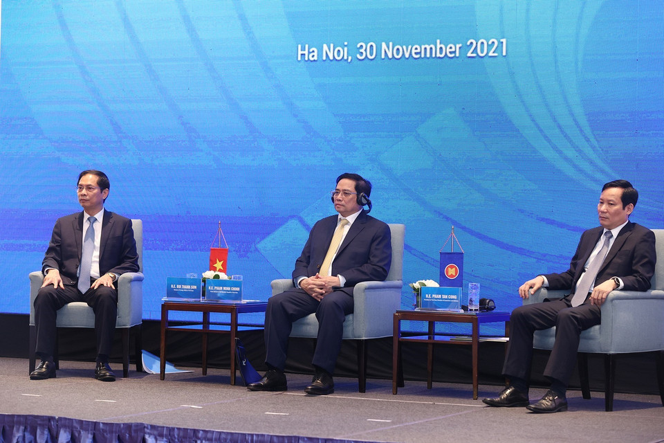 Phiên "Thúc đẩy hợp tác tiểu vùng trong ASEAN hướng tới phục hồi" diễn ra sáng 30/11/2021, tại Hà Nội. (Ảnh: Dương Giang/TTXVN)