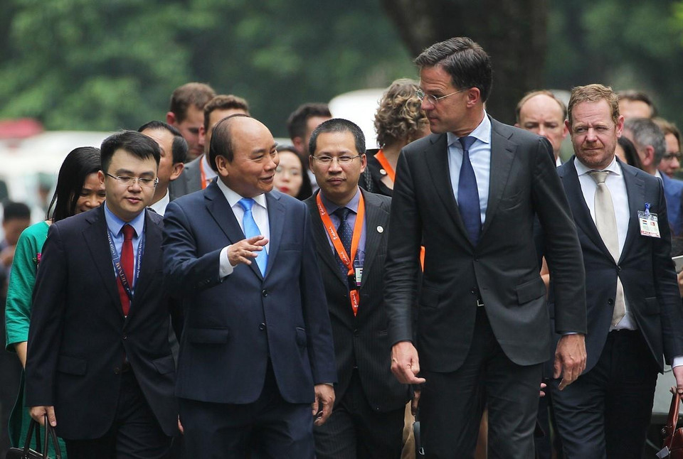 Trong ảnh: Thủ tướng Nguyễn Xuân Phúc và Thủ tướng Vương quốc Hà Lan Mark Rutte tại lễ đón chính thức. (Ảnh: Dương Giang/TTXVN)
