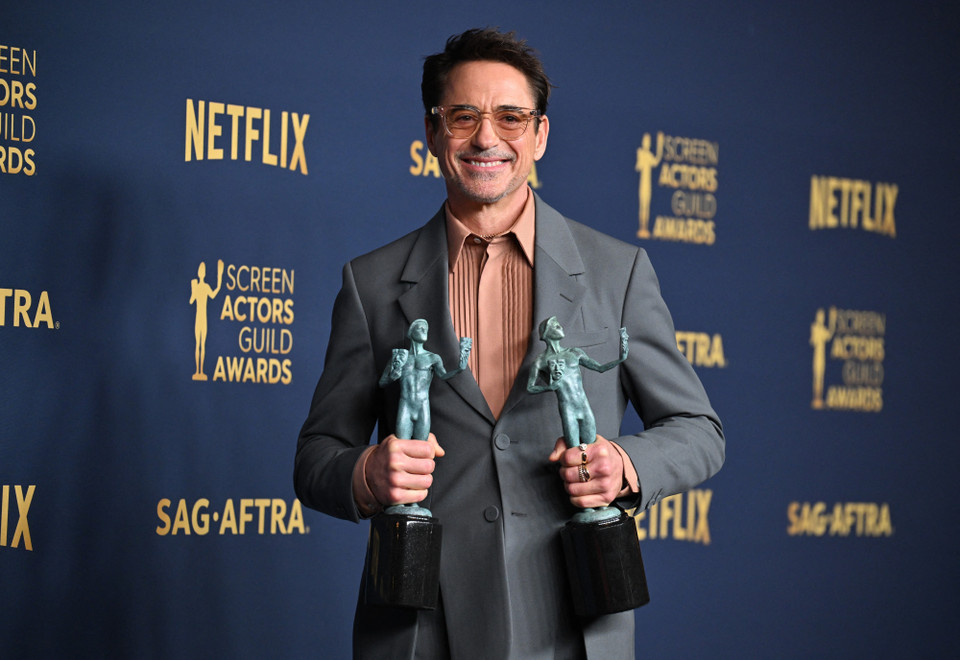 Nam diễn viên phụ xuất sắc nhất Robert Downey Jr. (Ảnh: AFP/TTXVN)