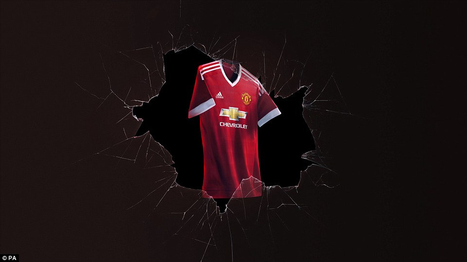 Chiếc áo đấu này đã được chính thức bày bán tại thành phố Manchester và thủ đô London. (Nguồn: Adidas)