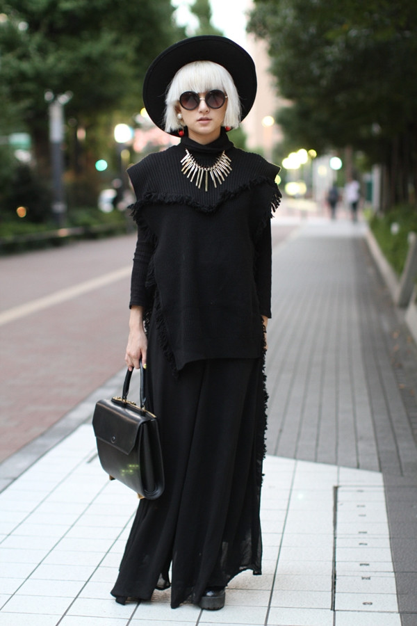 Các tín đồ thỏa sức sáng tạo với những tông màu cơ bản như xám, đen trắng, tạo nên bức tranh đặc sắc và đa dạng.