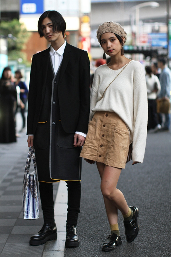 ... hoặc lãng tử với mái tóc dài ngẫu hứng.